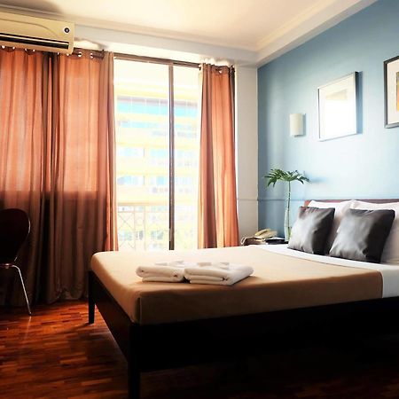 Vive Hotel Makati City Exteriér fotografie