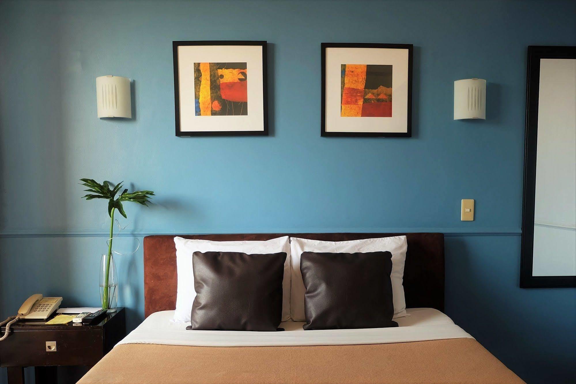 Vive Hotel Makati City Exteriér fotografie